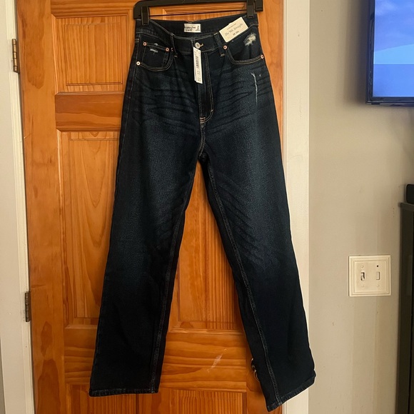 Abercrombie & Fitch 90’s Straight Ultra High Rise Jeans - Picture 2 of 6